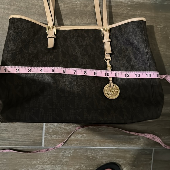 Michael Kors purse - Picture 10 of 10